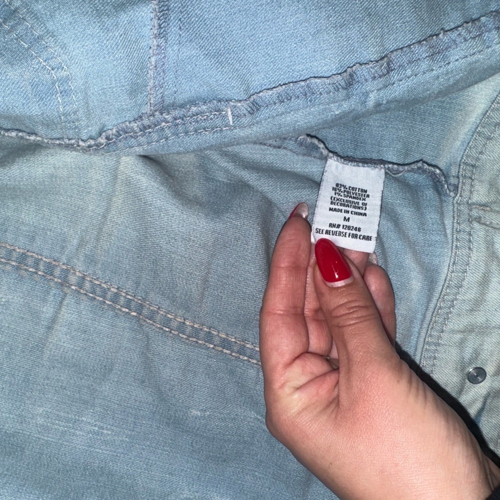 Wallflower Light Wash Jean Jacket - Picture 2 of 4